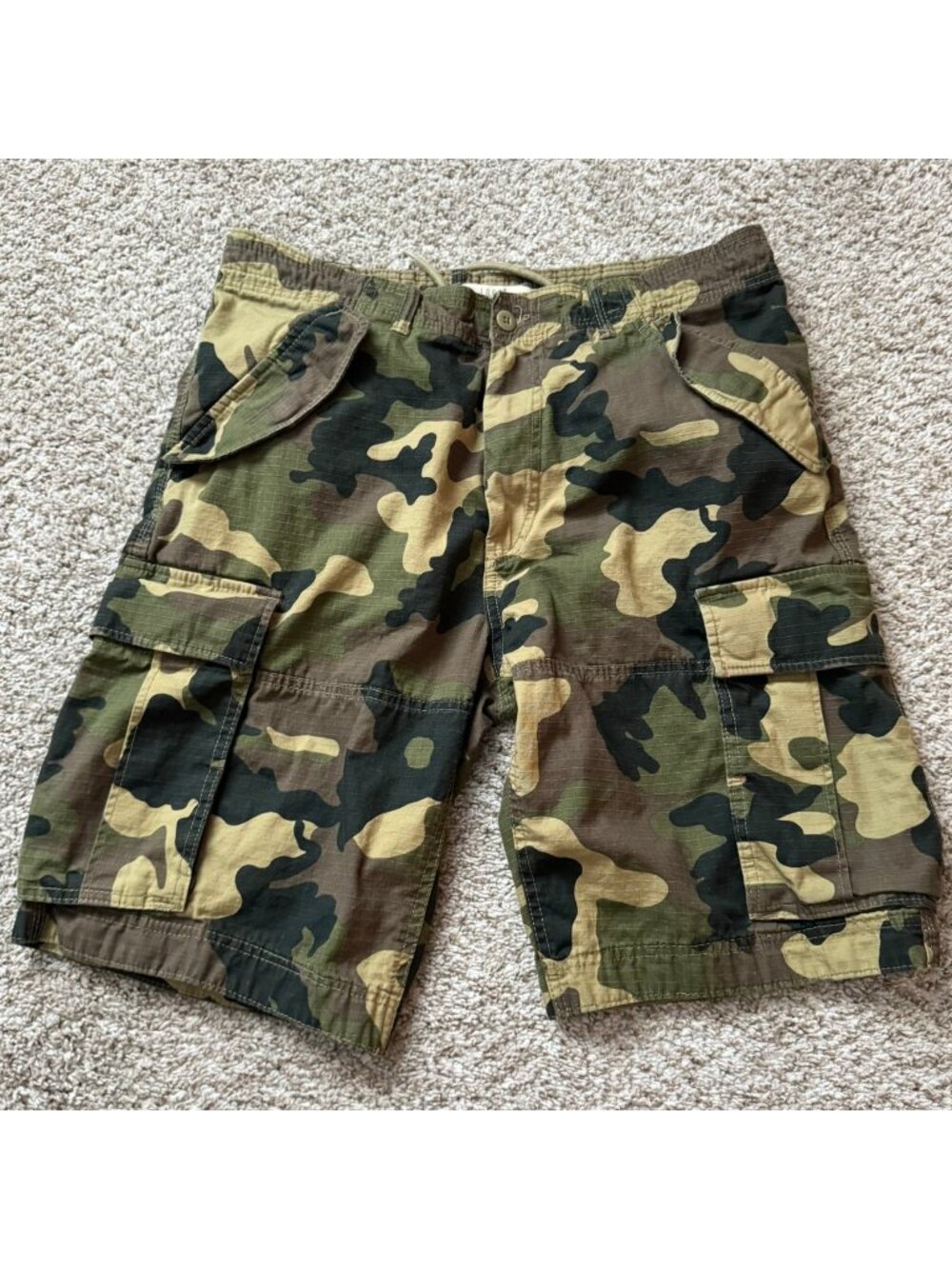 H&M L.O.G.G. Camouflage Cargo Shorts Men's Size 33 Cotton Drawstring Waist